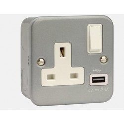 Click CL771 Switched Socket 1G 13A & USB