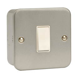 Click CL011 Switch 1G 2W & Box 10A Mclad