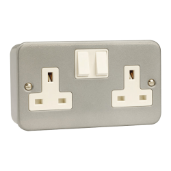 Click CL036B Socket 2G DP Switched 13A
