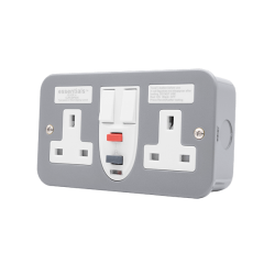 Click CLRCDP036 RCD Socket 2G Swd 13A