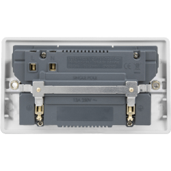Click CMA786 Socket 2G Swd & USB 13A Whi